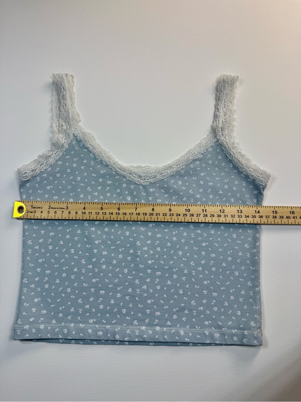 Brandy Melville Lace Trim Floral Crop Tank Top Cami Blue and White One Size - Picture 5 of 6